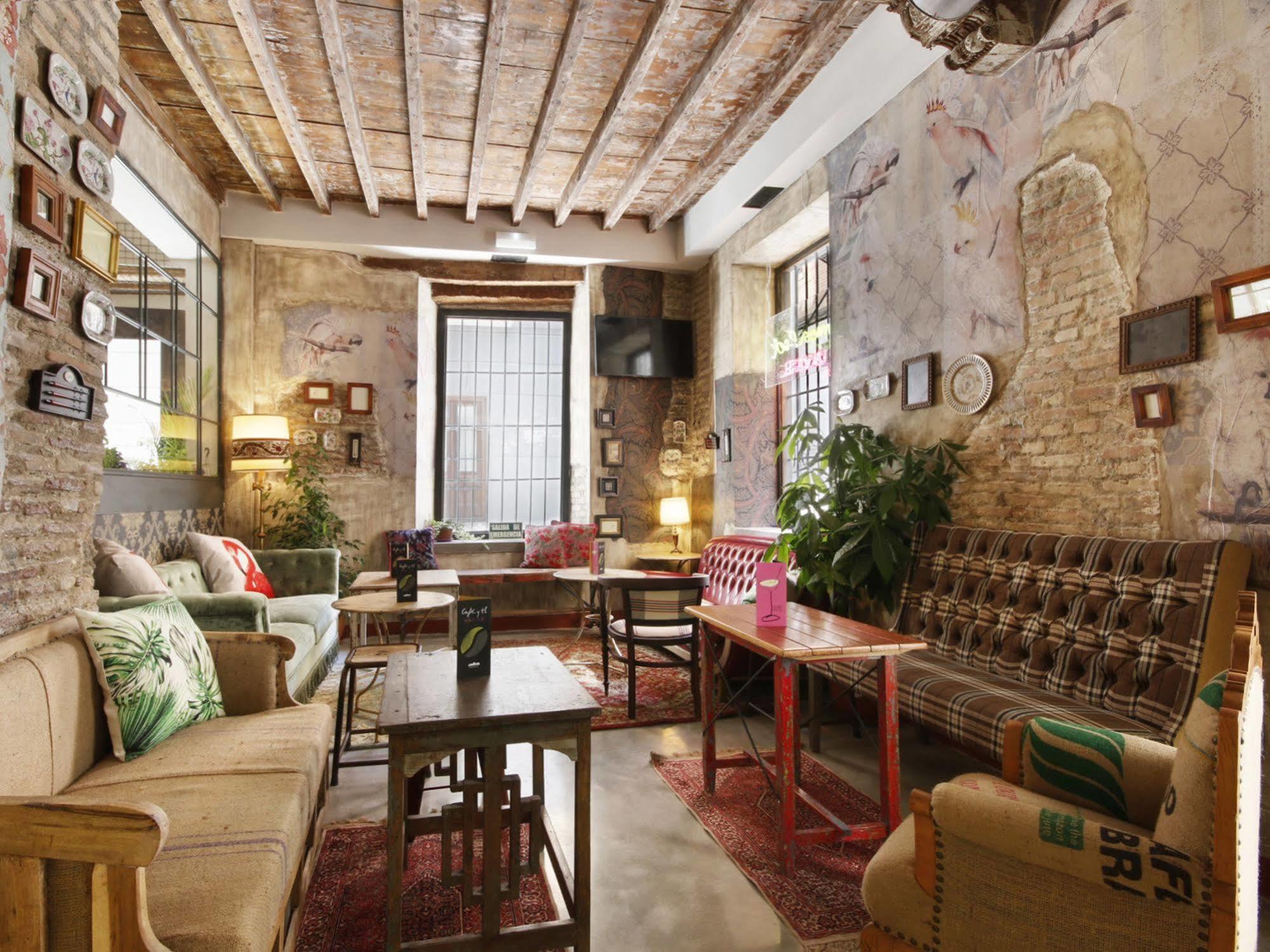 Lemon Rock Hostel Granada Exterior photo